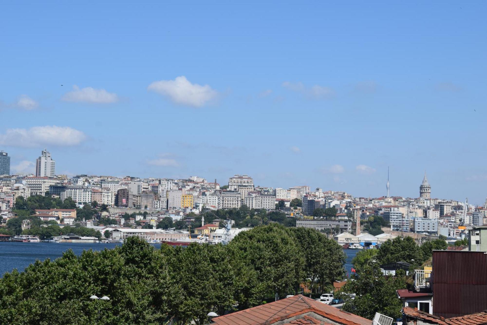 Istanbul Old City Colorful Houses Balat Petrion Hotel Istambul Exterior foto