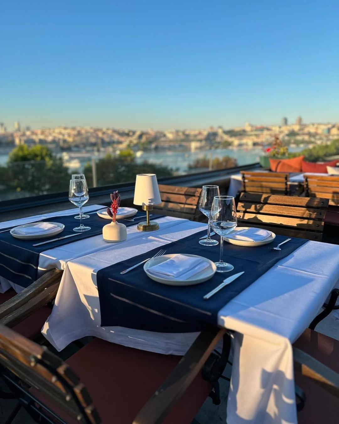 Istanbul Old City Colorful Houses Balat Petrion Hotel Istambul Exterior foto